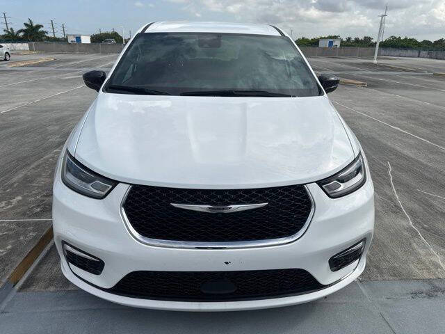 2024 Chrysler Pacifica Touring