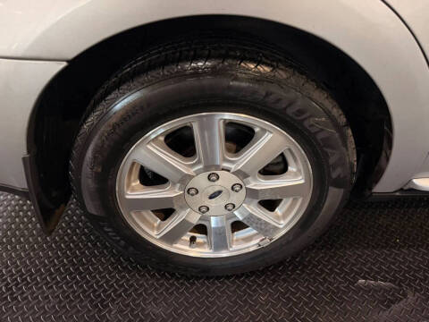 2009 Ford Taurus SE