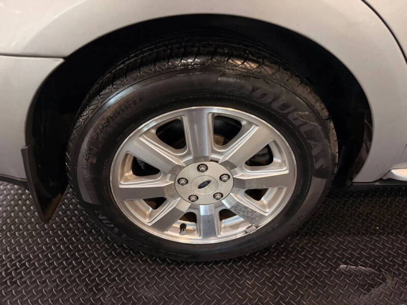2009 Ford Taurus SE