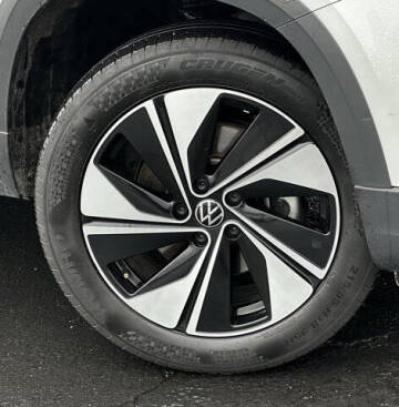 2024 Volkswagen Taos SE 4Motion