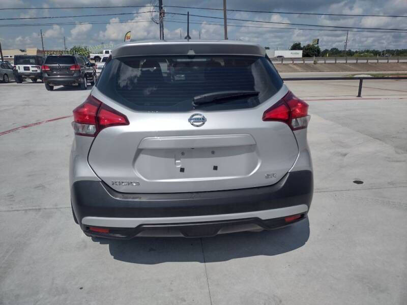 2019 Nissan Kicks S