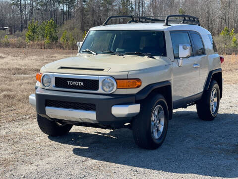 2008 Toyota FJ Cruiser for sale at Powerhouse Auto in Smithfield NC