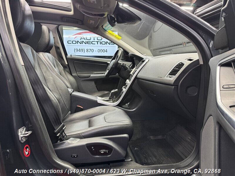 2015 Volvo XC60 T5 Drive-E Platinum