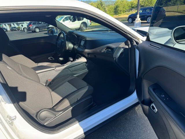 2021 Dodge Challenger SXT