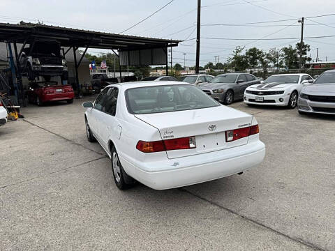 2000 Toyota Camry