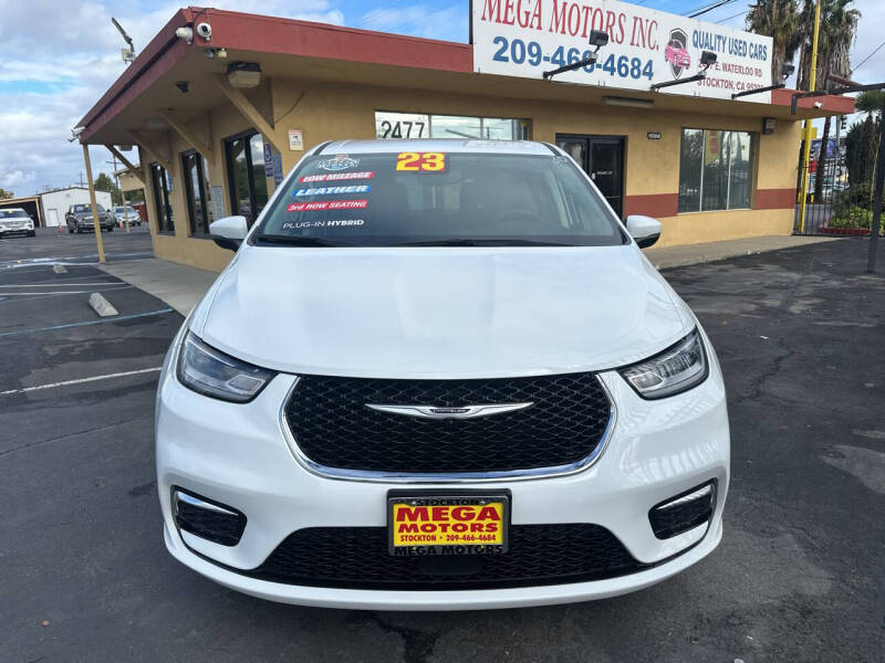 2023 Chrysler Pacifica Plug-In Hybrid Touring L