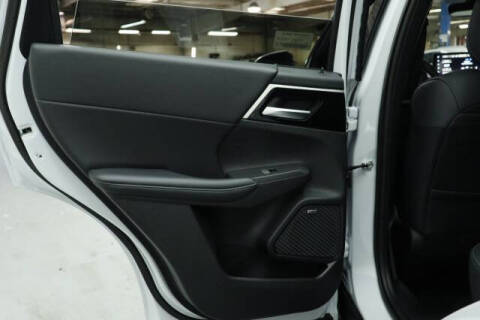 2026 Mitsubishi Outlander LE