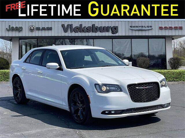 2021 Chrysler 300 for sale at Vicksburg Chrysler Dodge Jeep Ram in Vicksburg MI