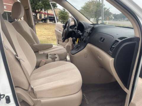 2007 Hyundai Entourage GLS