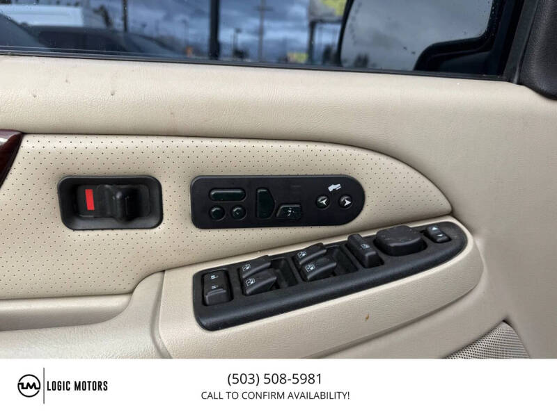 2003 Cadillac Escalade