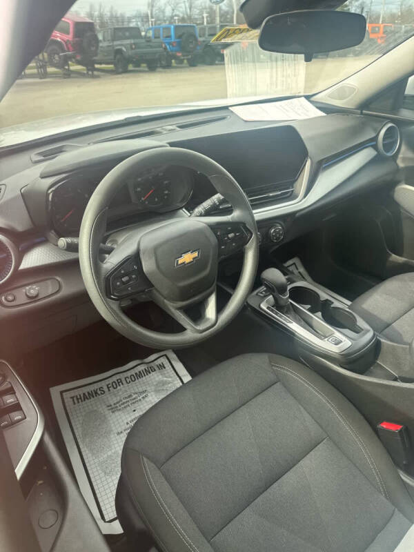 2025 Chevrolet Trax LS