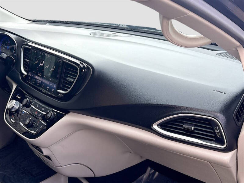 2022 Chrysler Pacifica Touring L