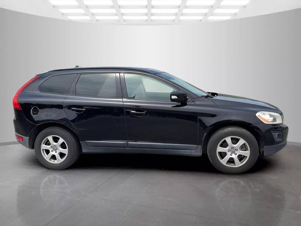 2010 Volvo XC60 for sale at Used Cars Toledo in Oregon, OH