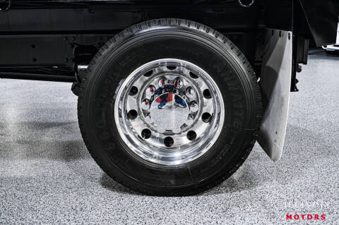 2005 Freightliner M2 106