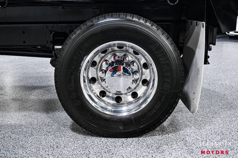 2005 Freightliner M2 106