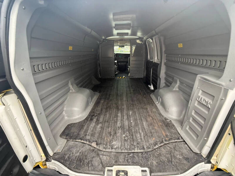 2021 Chevrolet Express 2500