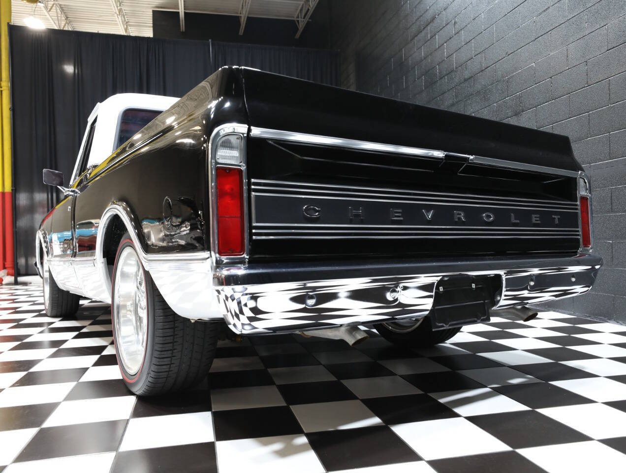 1968 Chevrolet C/K 10 Series 23