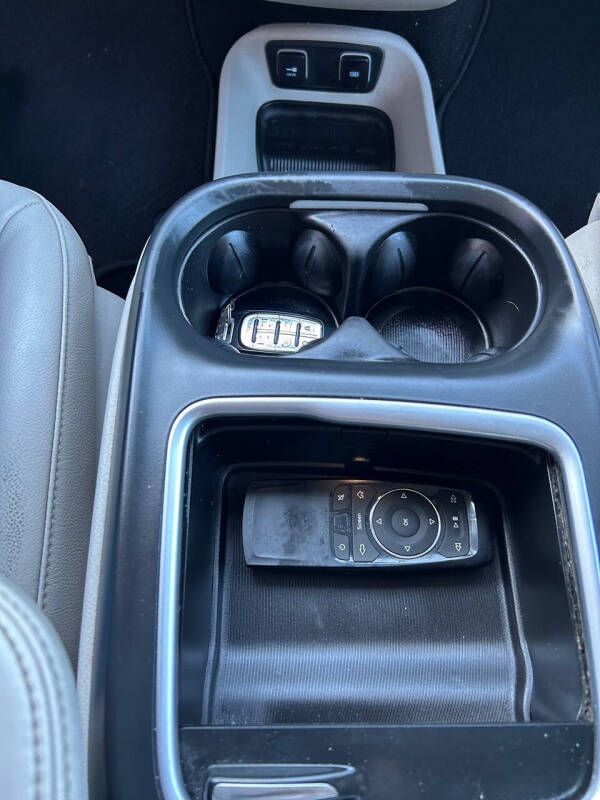 2017 Chrysler Pacifica Touring-L Plus