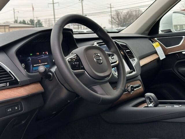 2025 Volvo XC90 T8 Plus Bright Theme 7P