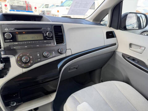 2014 Toyota Sienna L 7-Passenger