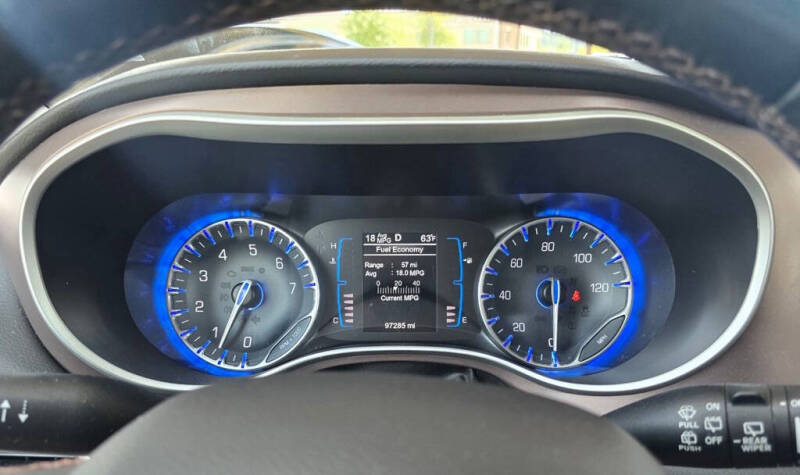 2017 Chrysler Pacifica Touring-L