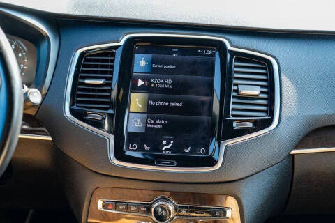 2017 Volvo XC90 T6 Momentum