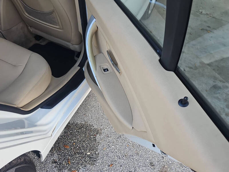 2013 BMW 3 Series 328i