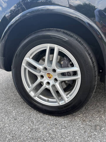 2017 Porsche Cayenne Platinum Edition
