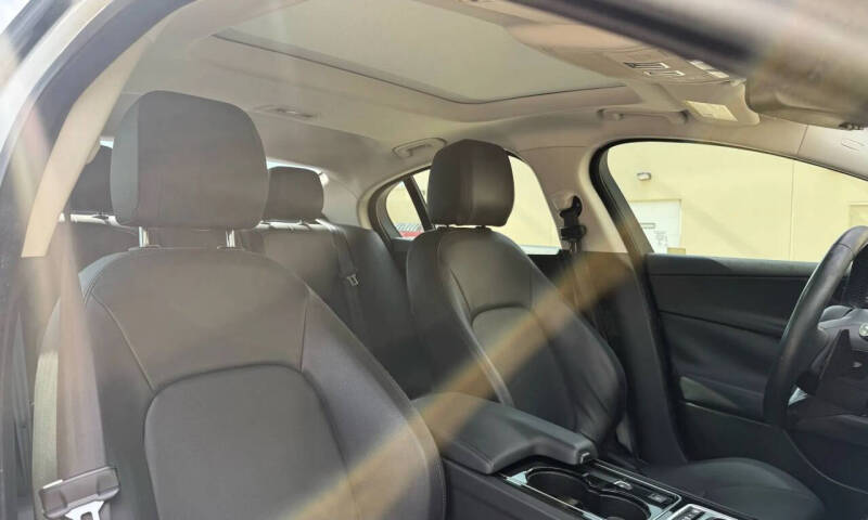 2017 Jaguar XE 25t Premium