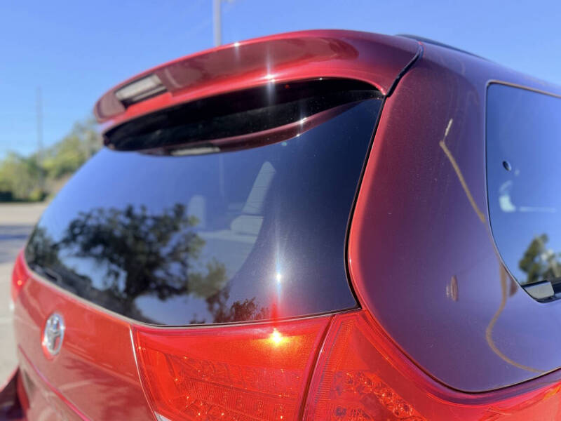 2014 Toyota Sienna LE 8-Passenger