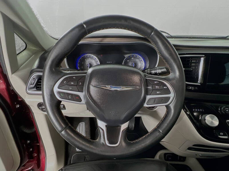 2017 Chrysler Pacifica Touring-L Plus