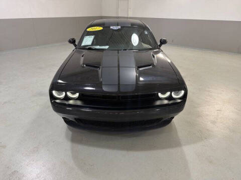 2017 Dodge Challenger SXT Plus