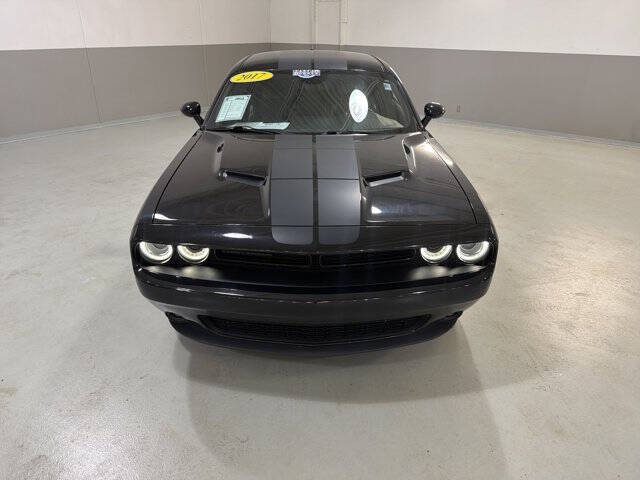 2017 Dodge Challenger SXT Plus