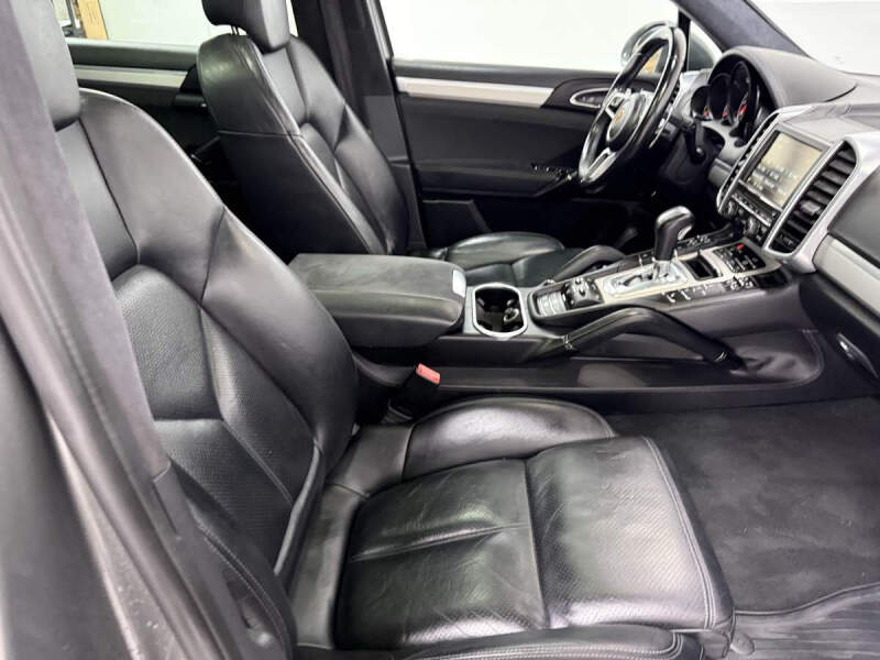 2016 Porsche Cayenne GTS