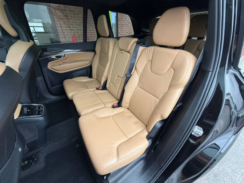 2018 Volvo XC90 T6 Momentum