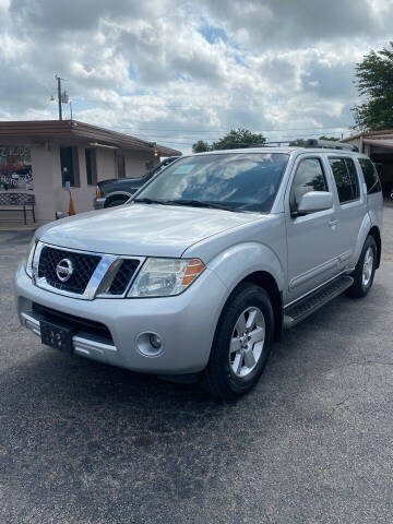 2008 Nissan Pathfinder for sale at Gator's Auto Sales in Garland TX