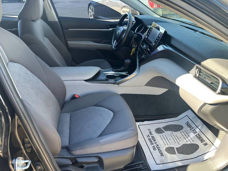 2022 Toyota Camry LE