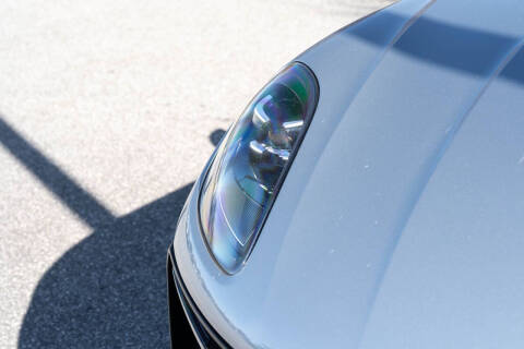 2025 Porsche Macan T