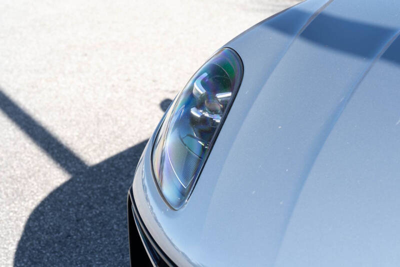 2025 Porsche Macan T