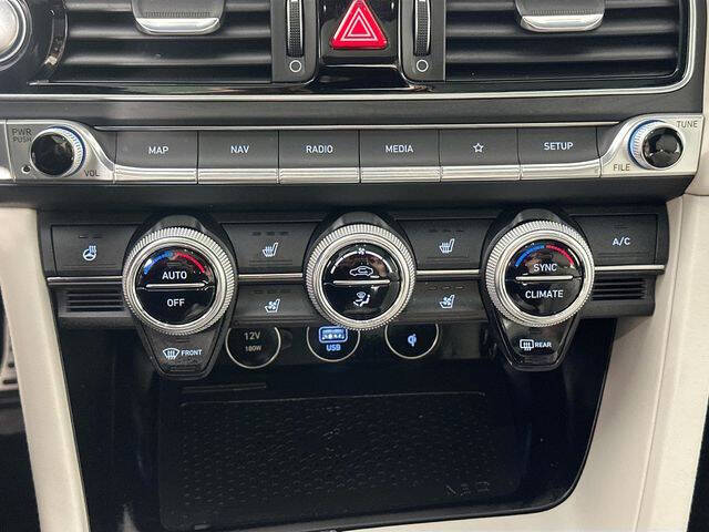 2023 Genesis G70