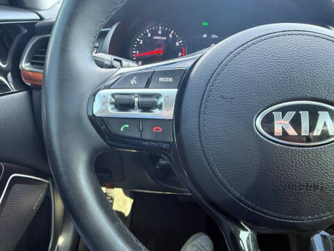 2017 Kia Cadenza Premium