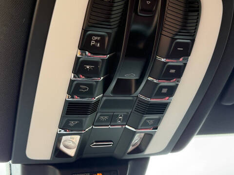 2022 Porsche Macan