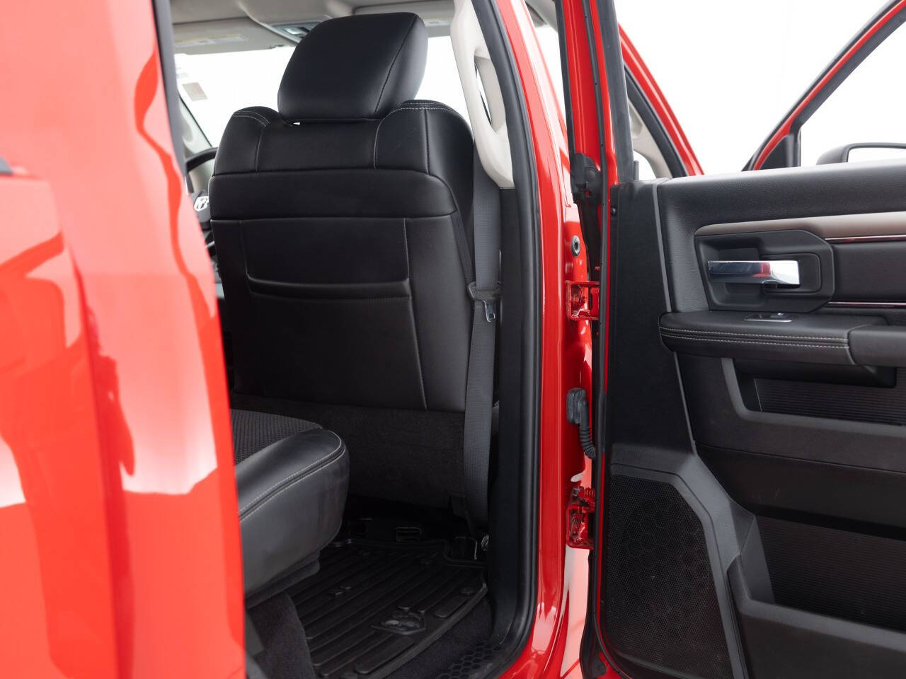 Used Car 2018 Ram 1500  Sport 4x4 4dr Crew Cab 5.5 Ft. Sb Pickup For Sale Under $30,000 In Coal City, Illinois