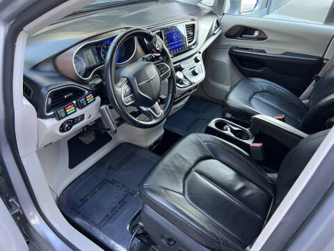 2017 Chrysler Pacifica Touring-L