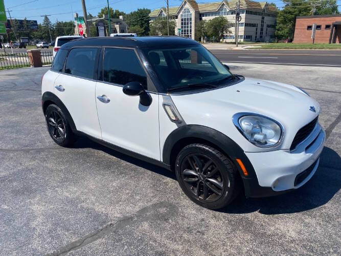 Off white 2011 MINI Cooper Countryman S S 4dr Crossover 2
