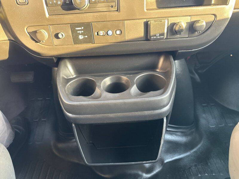 2022 Chevrolet Express 2500