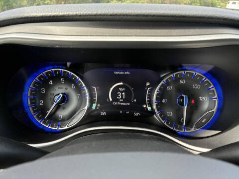2027 Chrysler Pacifica Select