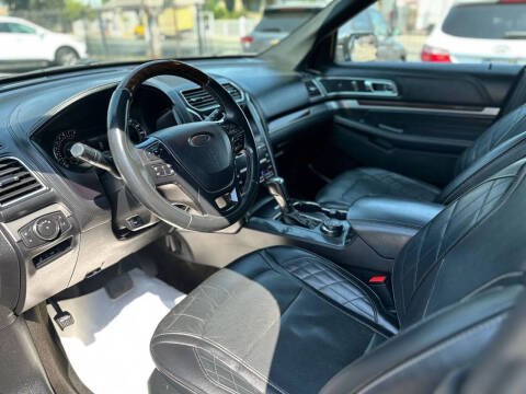 2017 Ford Explorer Platinum