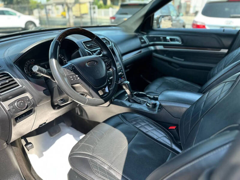 2017 Ford Explorer Platinum