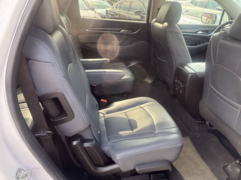 2021 Buick Enclave Essence